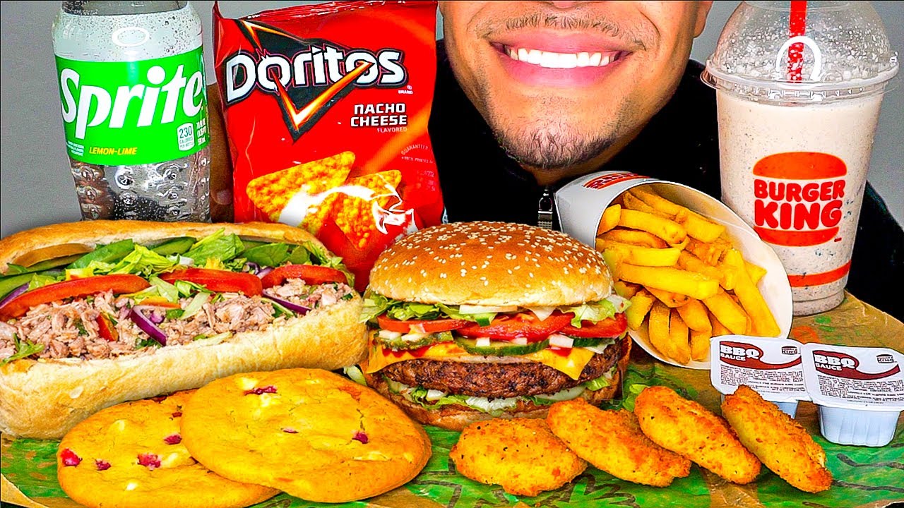 ASMR BURGER KING VS SUBWAY CHALLENGE WHOPPER CHEESEBURGER NUGGETS JERRY MUKBANG EATING SOUND COMMERC