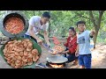 Cook and Eat : Seyhak and uncle Daro like to eat shrimps with chili sauce / Yummy shrimp recipe