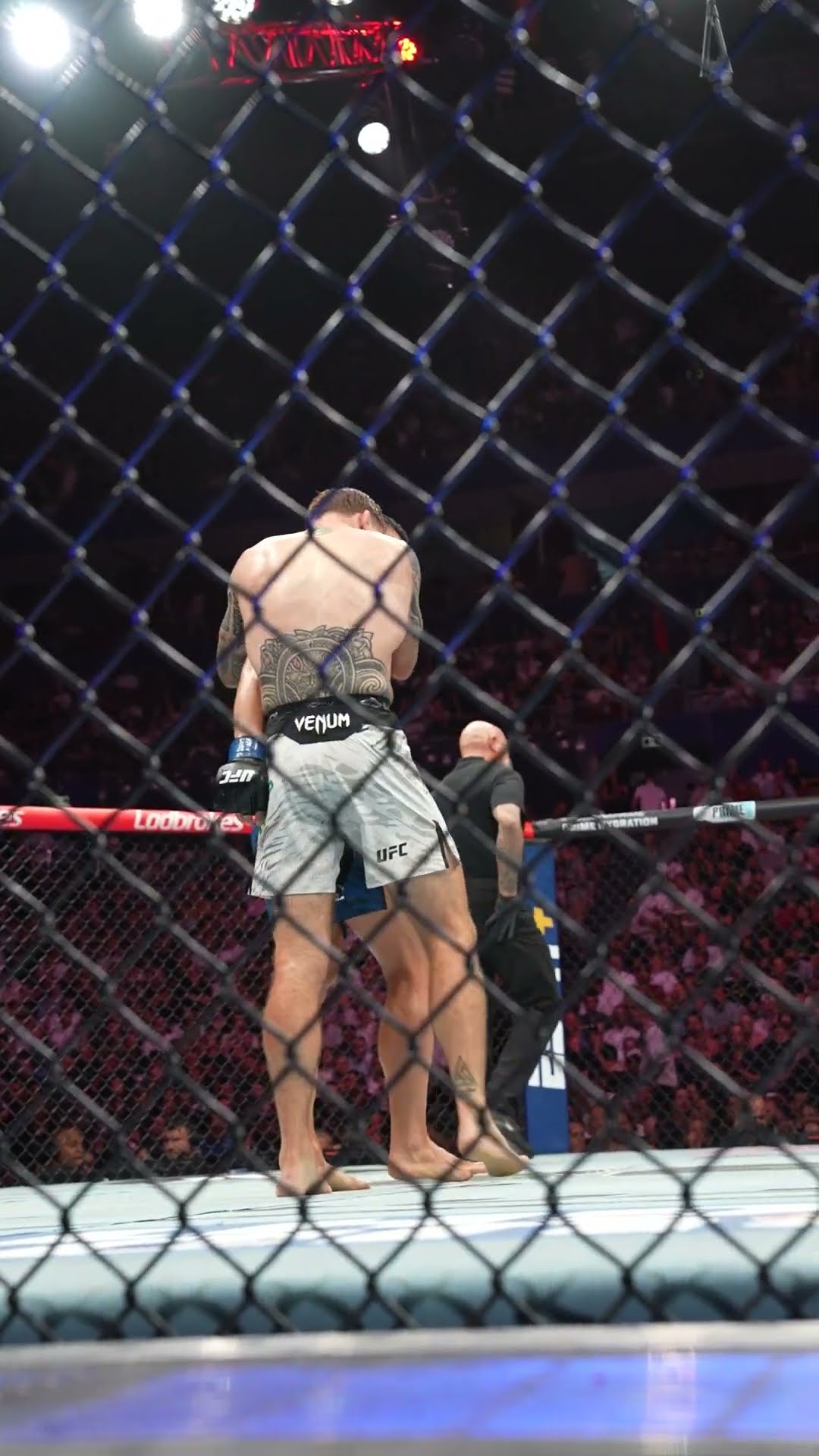 Jake Matthews gets the W in Sydney!! ? #UFC312