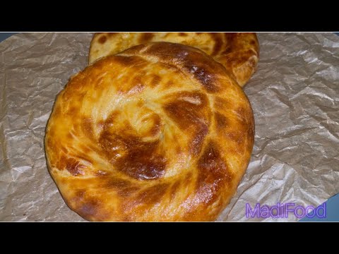 Слоеный хлеб без дрожжей.Хрустящий и безумно вкусный слоеный хлеб вас просто покорит.Слоеная лепешка