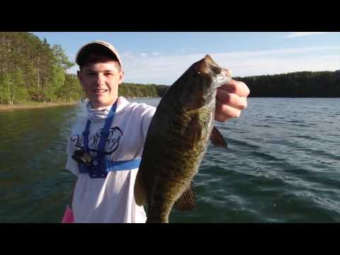 1725 Jun 22/2017 – This week we chase lake trout around the mighty mac, hit the northern lower for some bass, and then try the Detroit river for some white bass.