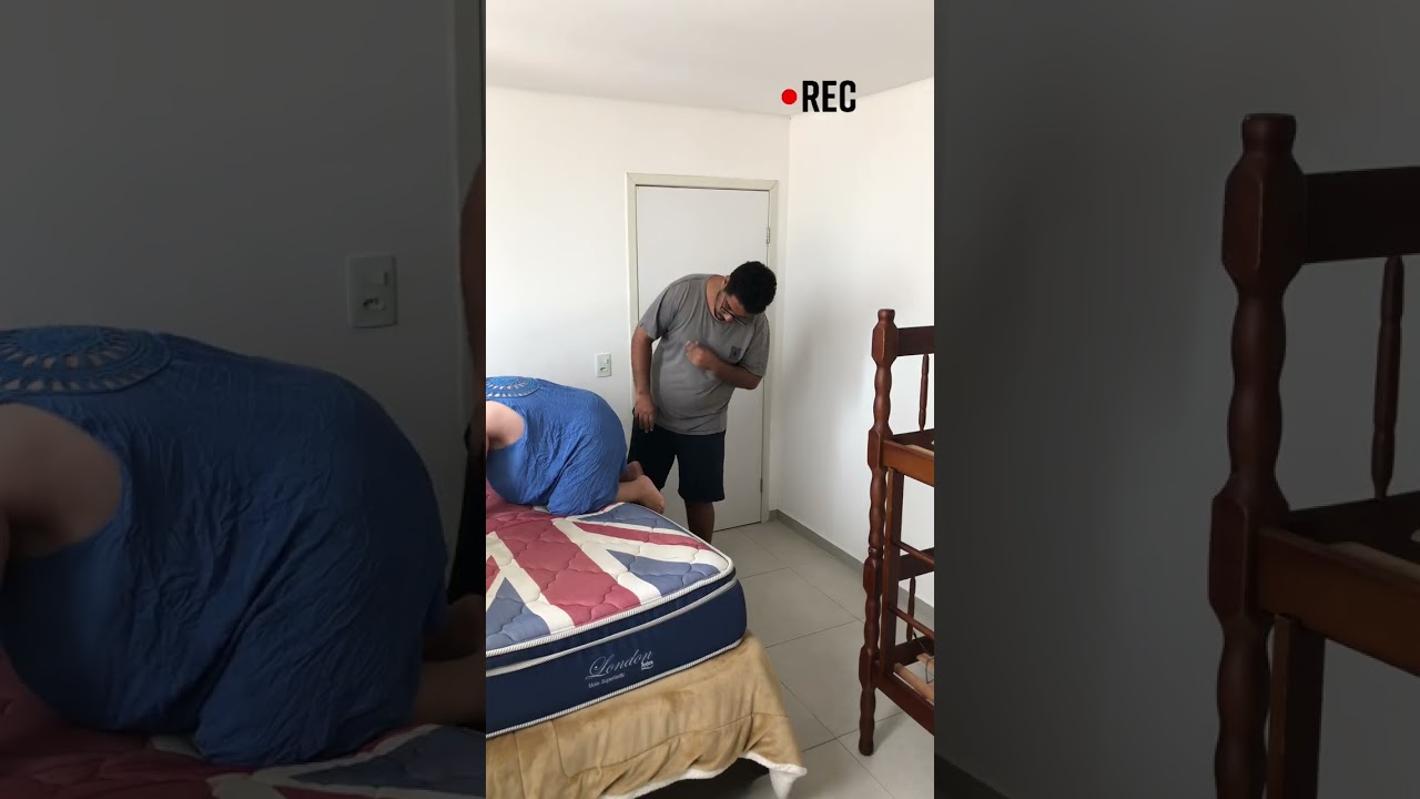 ELA TROCOU DE COLCHÃO, ELE AJUDOU.