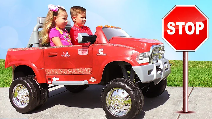 Roma and Diana Ride on Toy Car and pretend play wi...