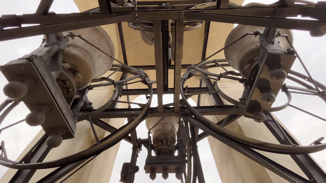 [4K] Звон колоколов в Гравеллоне Точе во время Вербного воскресенья