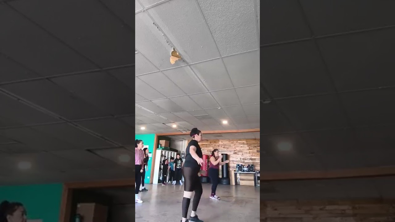 #zumbadancefitness con Adriana Lavin 