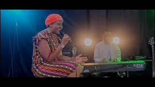 Roho Yangu Na Ikuimbie: Deep Worship With Lady Bee, Bee Moments