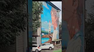 Картины на домах под дождем☔️