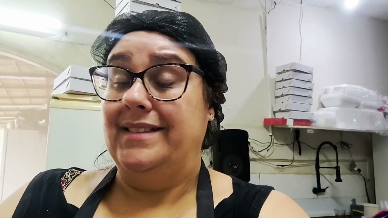 Atendendo uma grande encomenda uma grande encomenda de festa