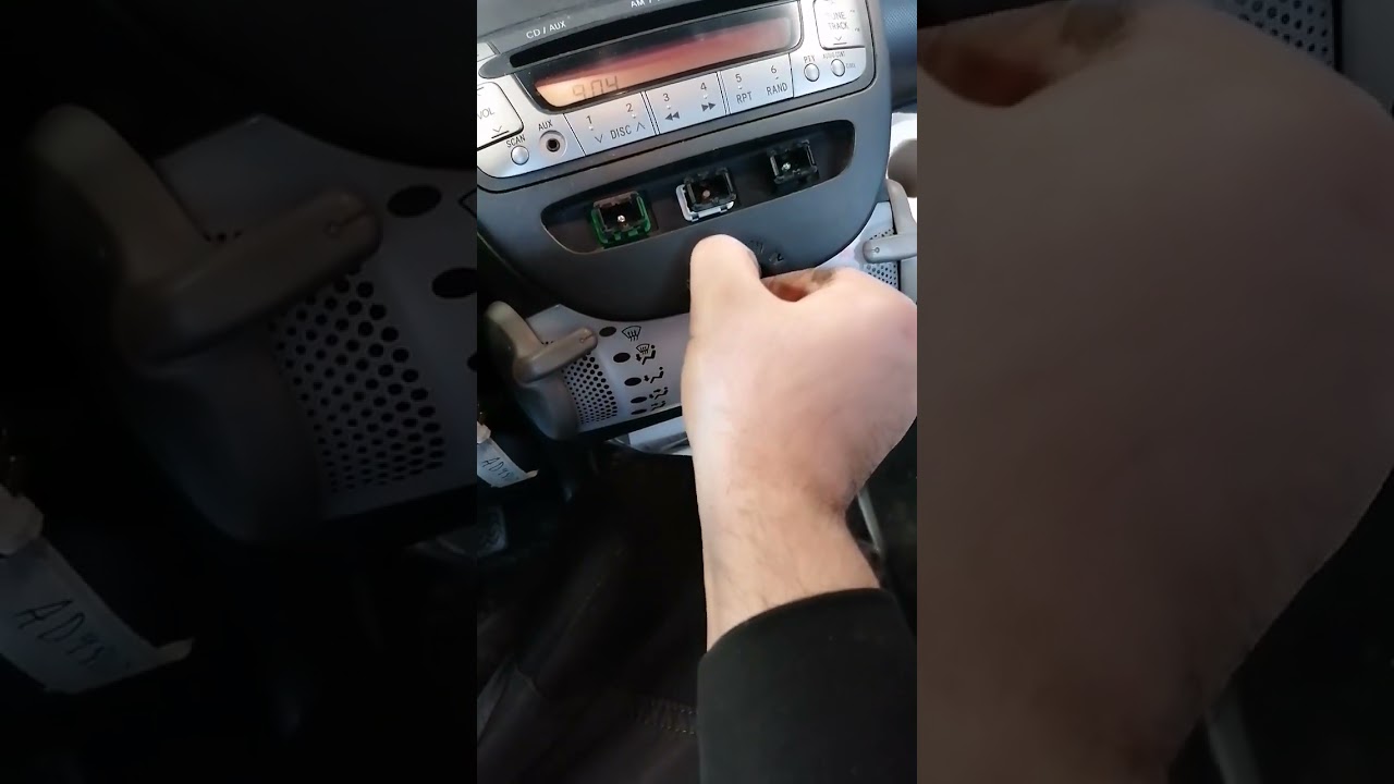 How to remove stereo head unit, cd - Aygo, Citroen C1, Peugeot 107