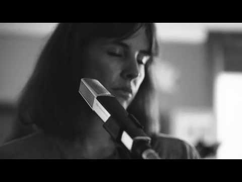 Ainslie Wills — Ainslie Wills - Suzie (Live in Melbourne)