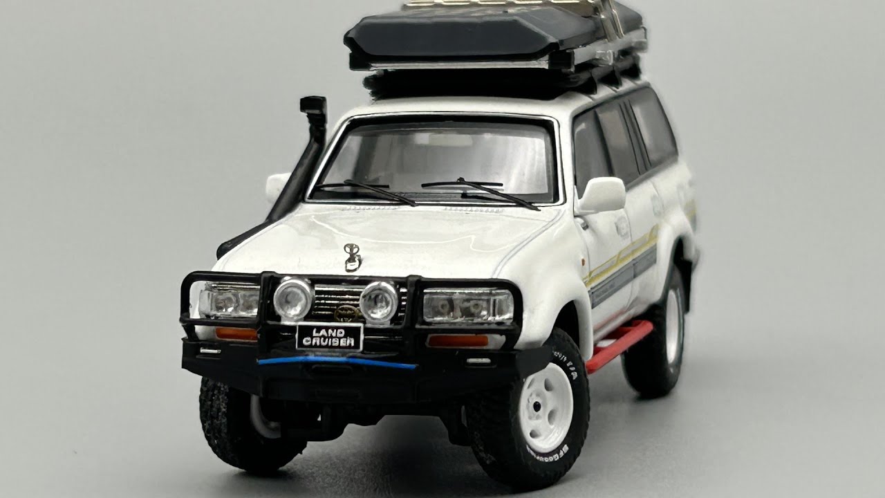 Toyota Land Cruiser LC80(1990) Kengfai 1:64 Diecast Model Car