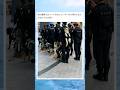 他の警察犬はリードなのにコーギーだけ... #shorts #おもしろ #おすすめ #twitter