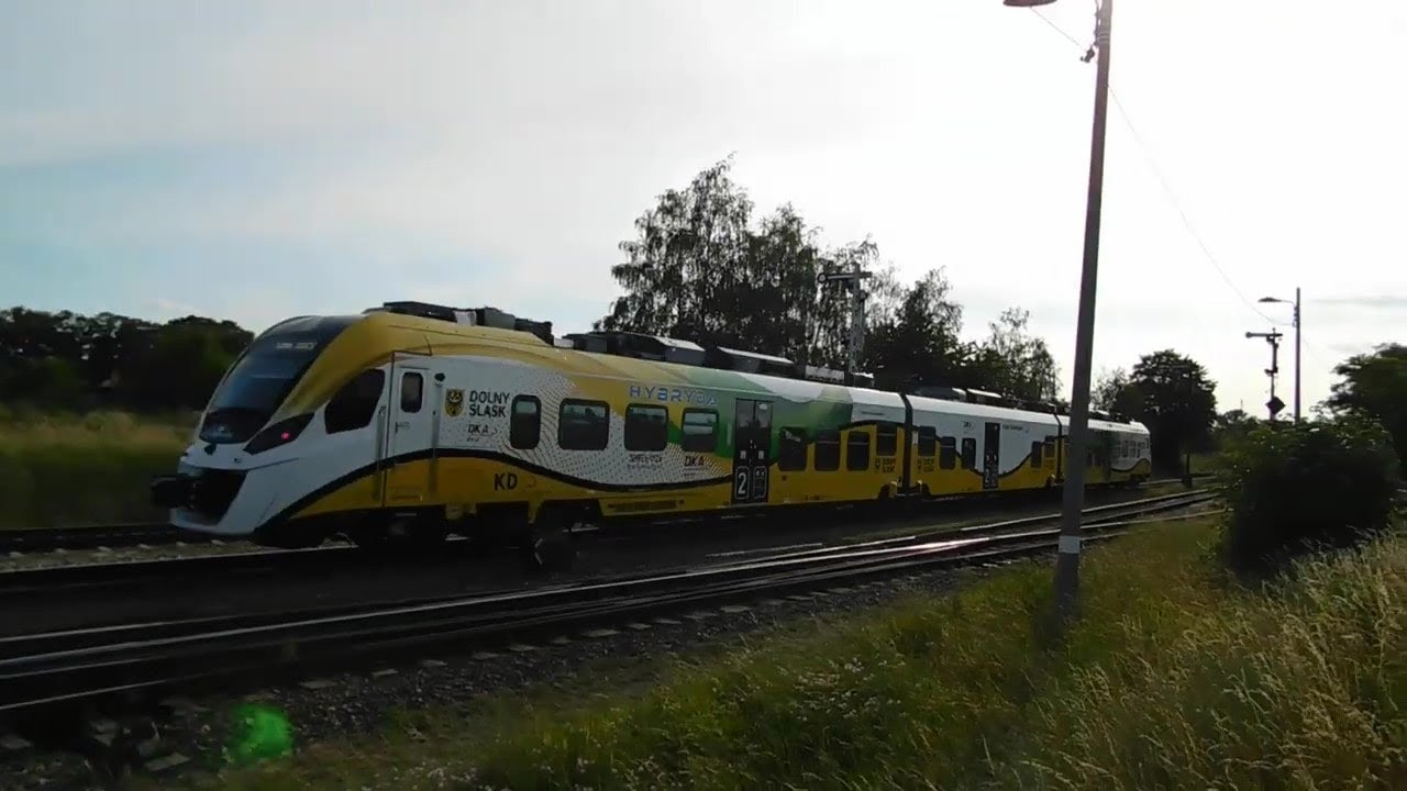 Piątkowe składy osobowe i towarowe na stacji Strzegom i Rogoźnica