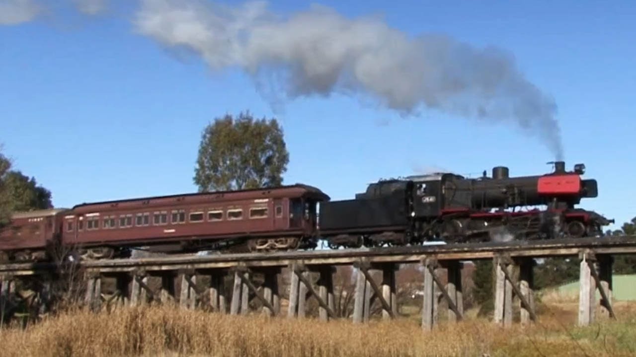 electromotive tec3r J541 on the Victorian Goldfields Railway 13 June 2011: Australian Trains