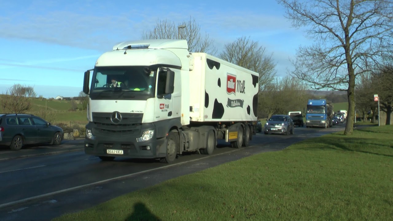 Грузовики в Дав-Хоулз, Дербишир, английский карантин 2, конец декабря 2020 г., часть 1. Автор: Дэ...