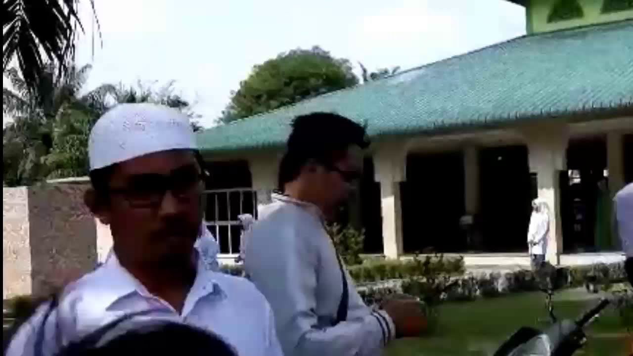 SANTRI MILENIAL Ulumul Qur'an Stabat demo Meminta yayasan mengembalikan Guru Tahfidz yang dipecat