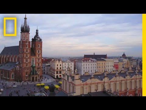 Video: Wawel Castle hauv Krakow