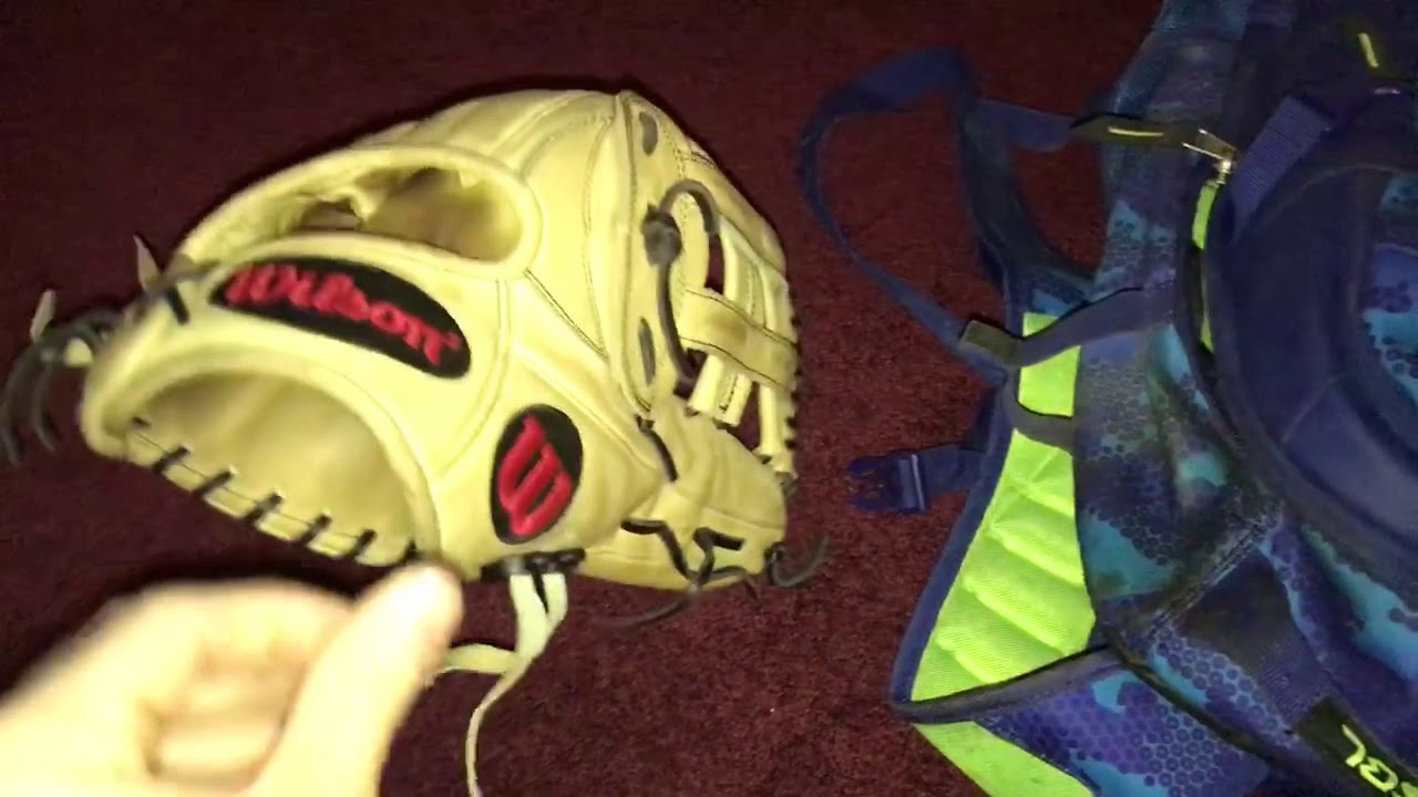 What’s in my baseball bag 2018 YouTube