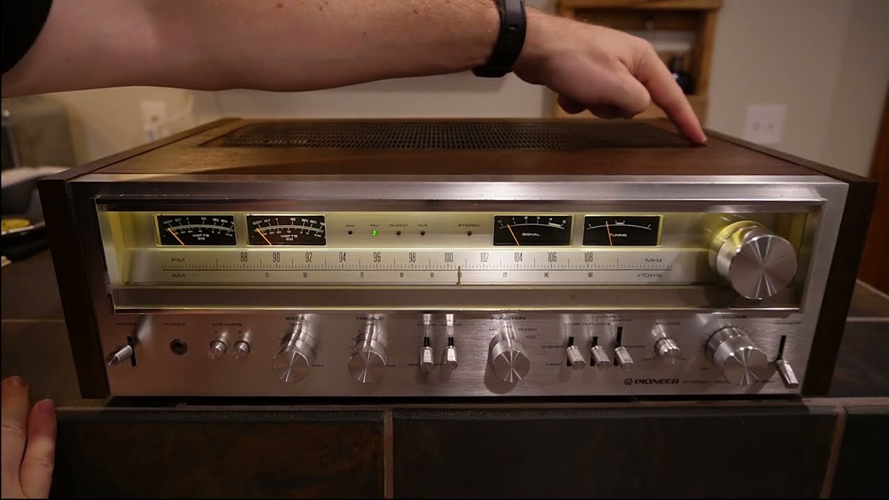 Vintage Pioneer SX-880 Stereo Receiver Review: Hits the Sweet Spot