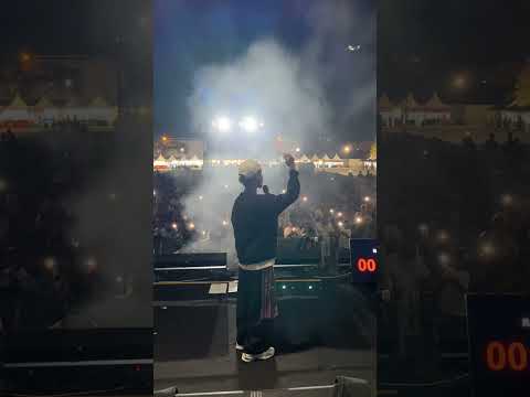bercerita tentang lagu dunia yang nanti di panggung