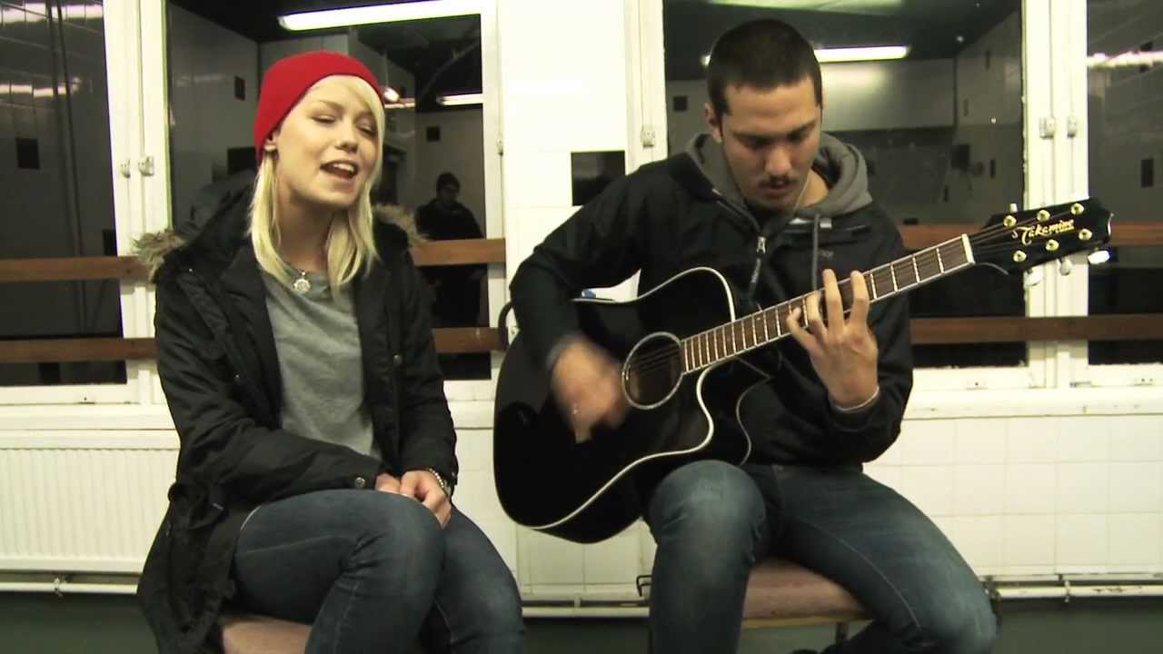 ATP! Acoustic Session: Tonight Alive - "Breaking and Entering"
