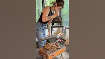 Forge welded bar shoes💅 #Blacksmith#forge#farrier#horseshoe#horse#forging#smallbusiness#satisfying