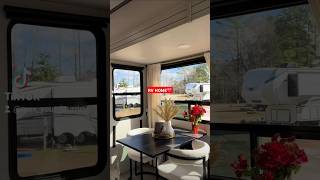 "Chasing Dreams on the Road: Living the RV Life!"