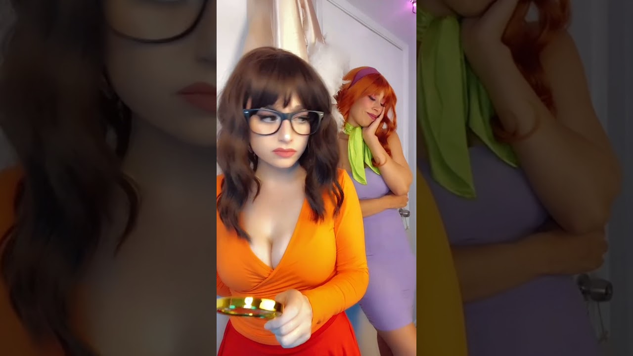 “Stay focused, Daph!” | #velma #velmacosplay#daphneblake #scoobydoo#jamesgunn #lgbt #lesbian #shorts