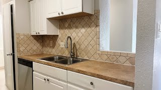 B2-Mesh II | 2b2b | 941 SqFt | Second Floor | Traditional Finish