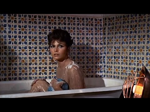 Goldfinger - 007 Pre-Title Sequence #3 (480p)