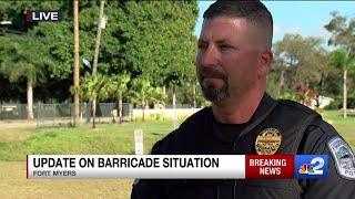 Man arrested after barricading himself inside Fort Myers home