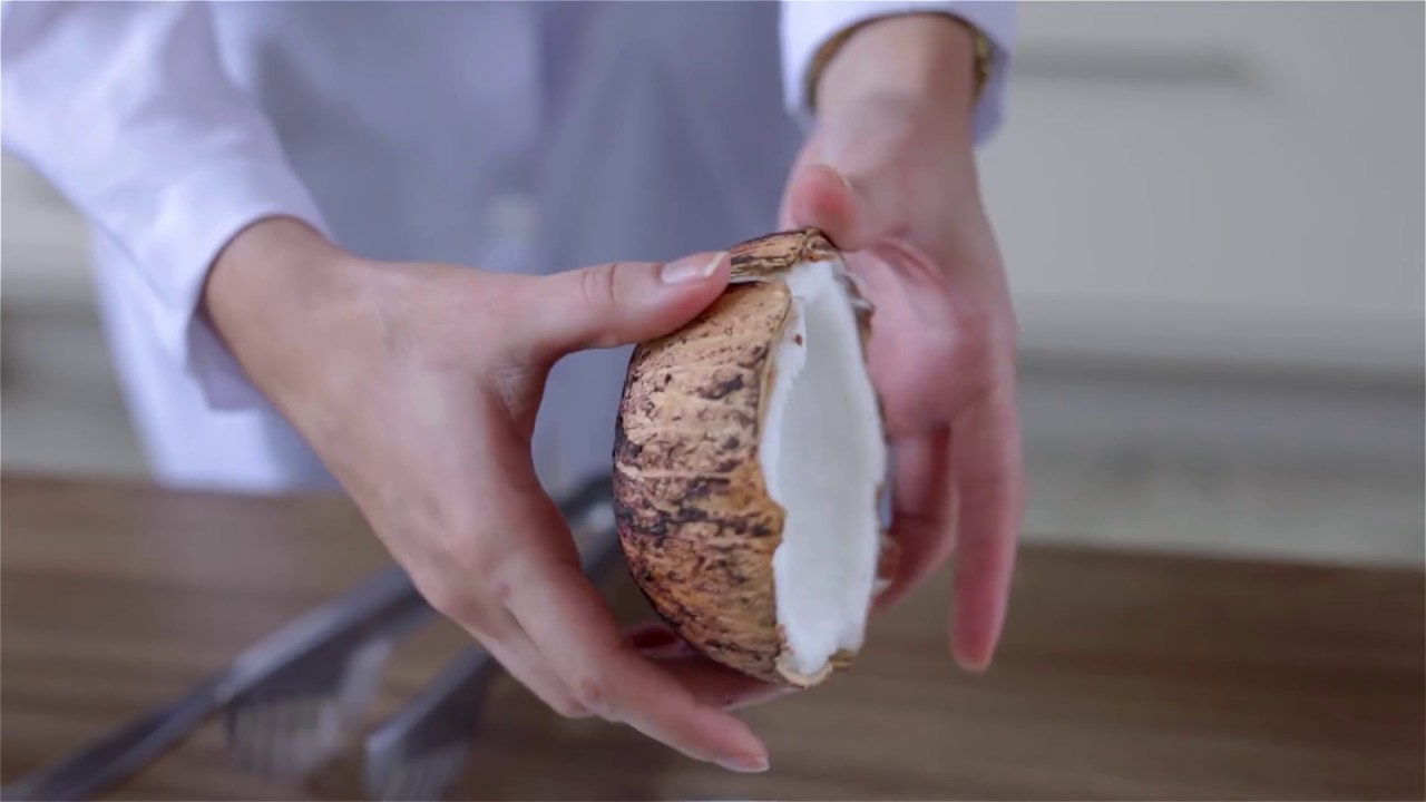 Veja como retirar a polpa do coco. Ela é saudável! YouTube Veja como retirar a polpa do coco. Ela é saudável! YouTube