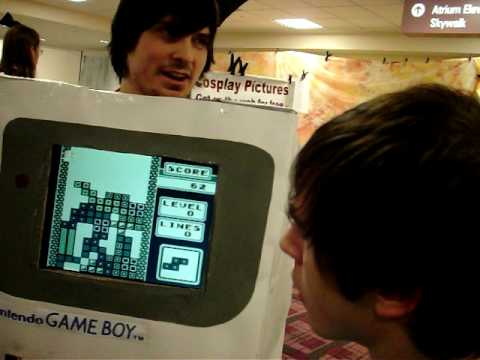 Glove-Unit at Ohayocon 09: Working Gameboy Cosplay