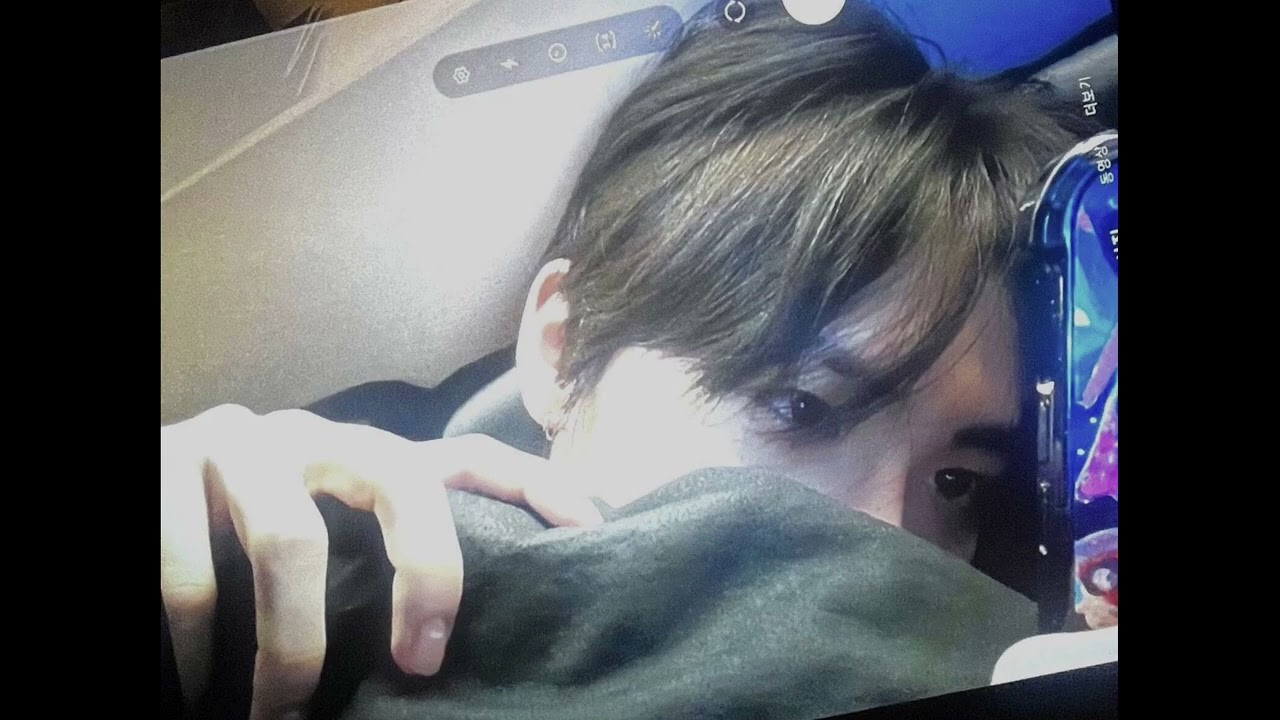 괜히 혼자 웃고 있는 내가