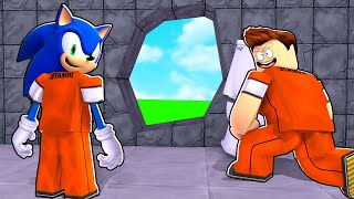Breaking PRISON in Roblox, sonic out of.