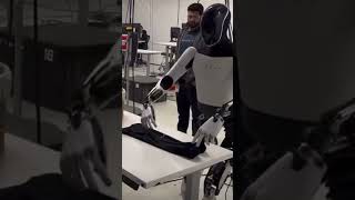 Would you buy this robot folding laundry? #tesla #robot #technews