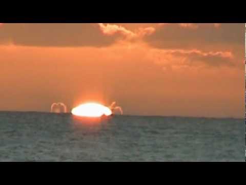 Green flash of setting sun