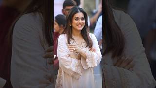 Kajol Gets A Warm Welcome By Students As She Arrives For A Function At A School