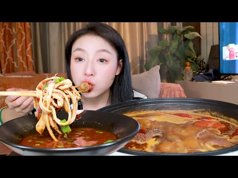   ENG SUB 这顿就吃肉 在家自制红油牛杂火锅 还不进来看看 张喜喜