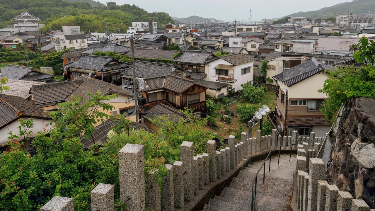 Morning Walk in Rain through Tonosho Maze Town and Angel Road | Sodoshima, Japan 4K
