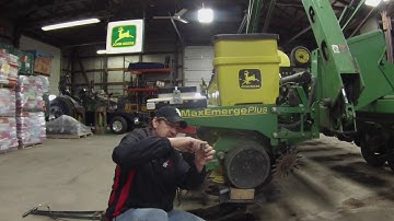 Easy depth check and closing pressure inspection on a corn planter