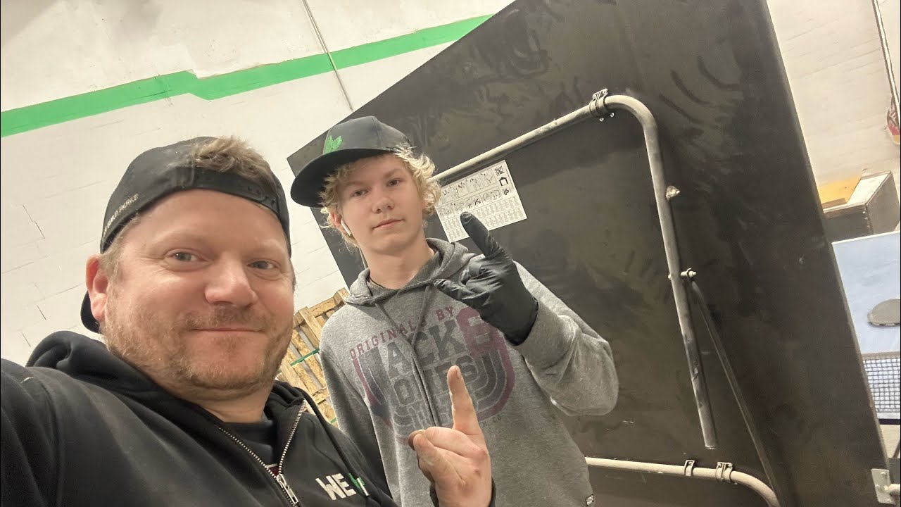 Chrysler Town and Country virsbūves darbos papildspēki! YouTube