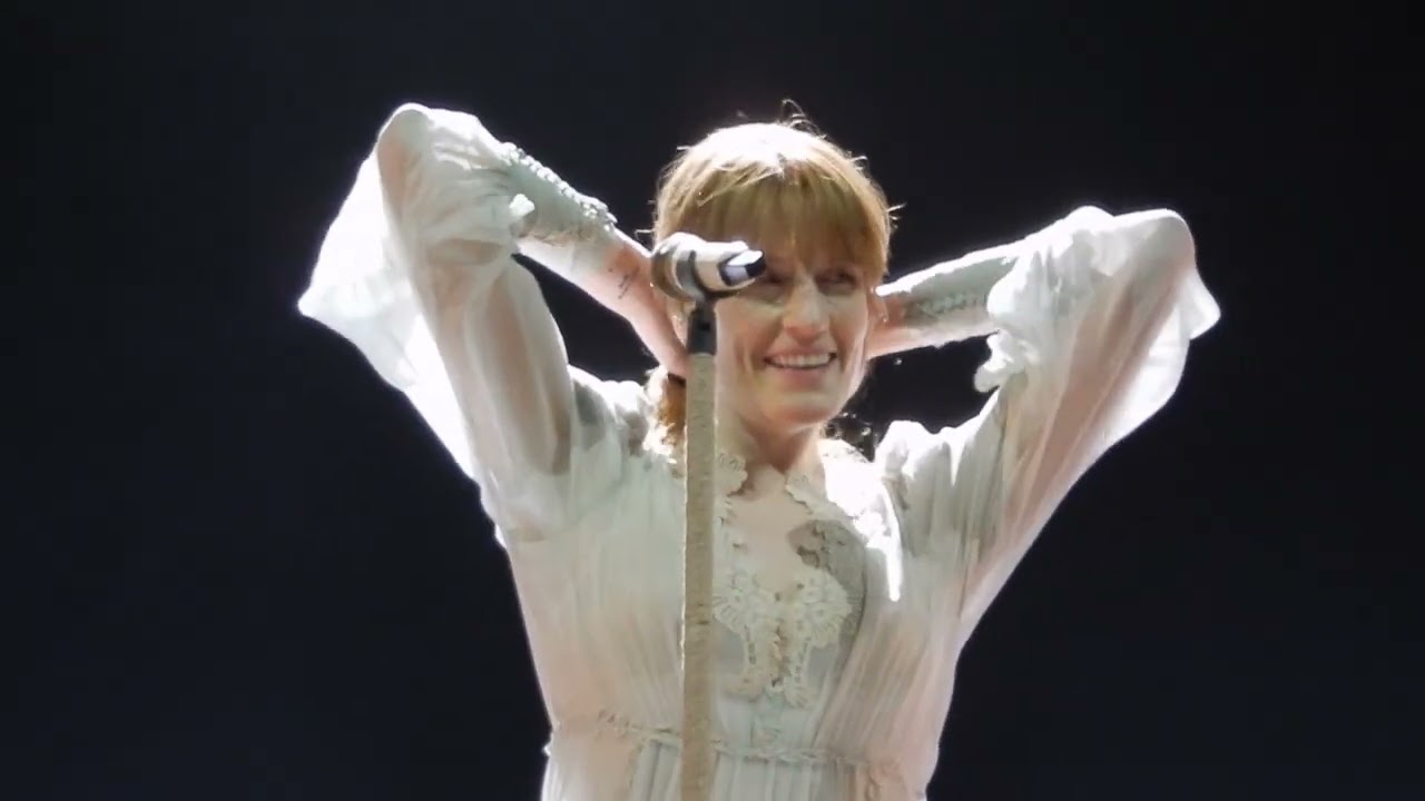 Florence + The Machine - Shake it Out (Live at T-Mobile Arena, Las Vegas - 2019)