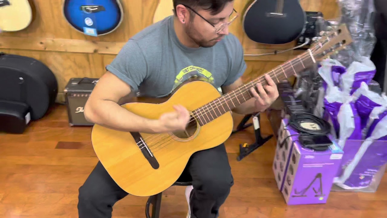 Vintage Martin 00-16C