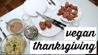 COOKING MY FIRST VEGAN THANKSGIVING DINNER