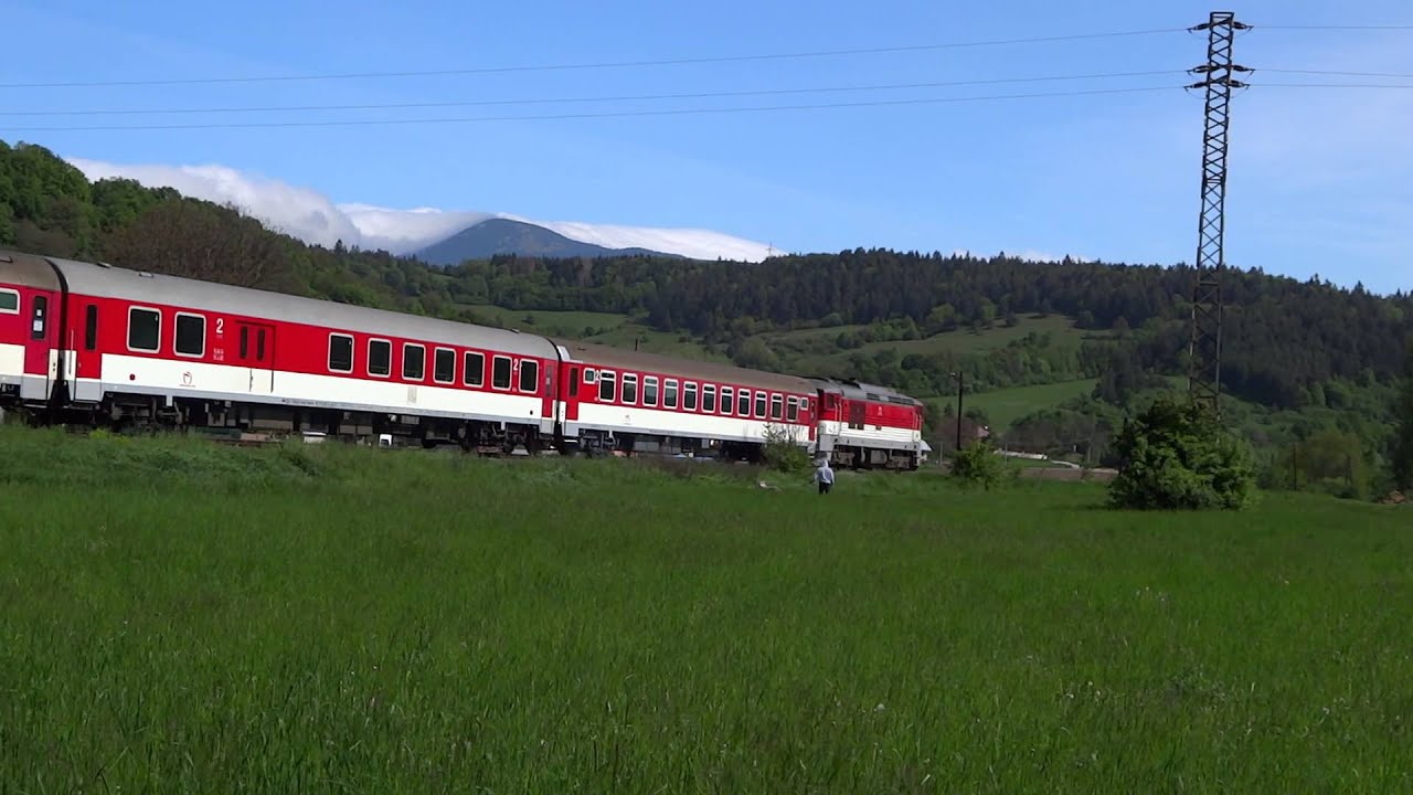 Diesel loco 757 Okuliarnik "Goggles" ZSSK 757.005-4 @ R821 HOREHRONEC - hrad Slovenská Ľupča