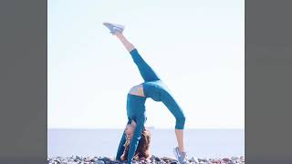 Anna Mcnulty Vs Sofie Dossi Snodabili