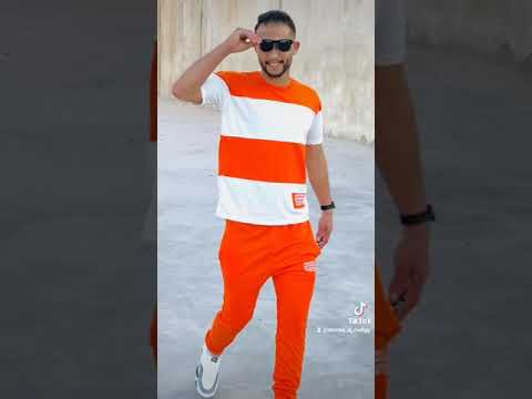 انا والفنان محمد سلطان انا ماشي وهوه بيغني