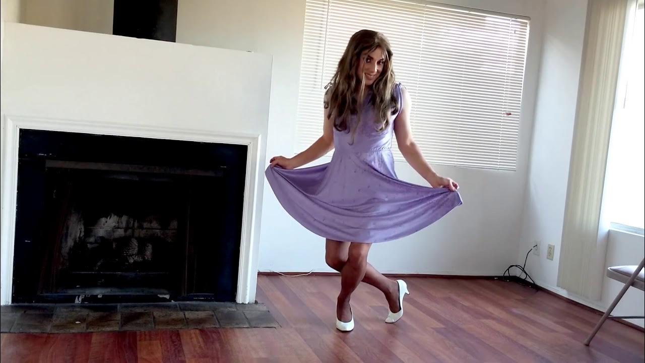 In a dress video. Платье try on dress. Iris convertible dress. Девушка меряет платья. Популяр одежда.