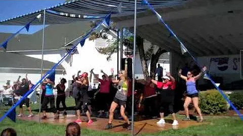 Zumba "Wepa" with Laura Angulo and Paola Garcia